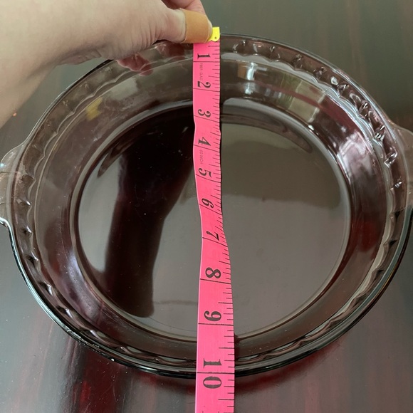 Pyrex Cranberry Scalloped 9.5” Pie Dish #229 - Picture 4 of 8